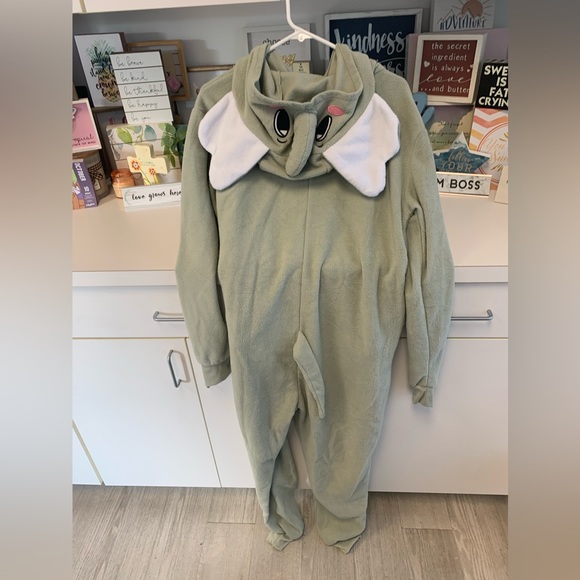 Adorable Elephant Costume/PJs - Picture 12 of 16